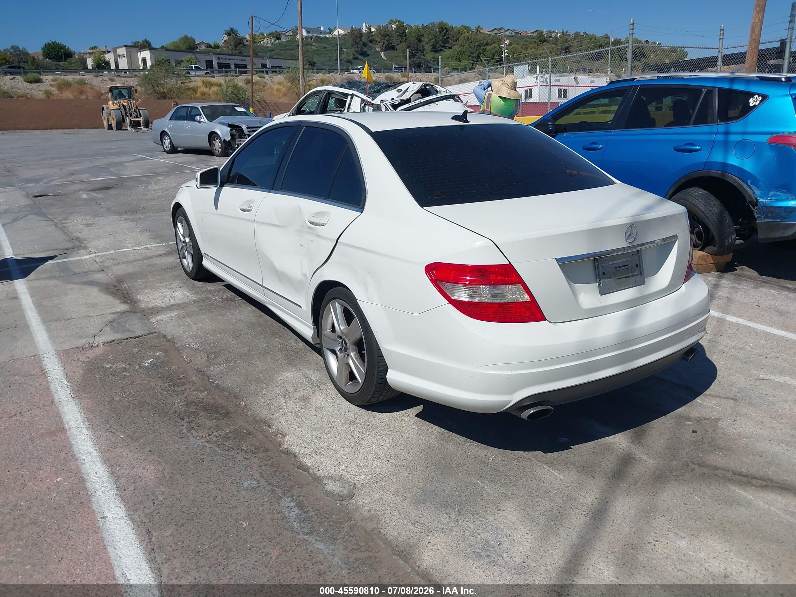 2010 Mercedes-benz C 300 Luxury/sport White vin: WDDGF5EB8AF442663
