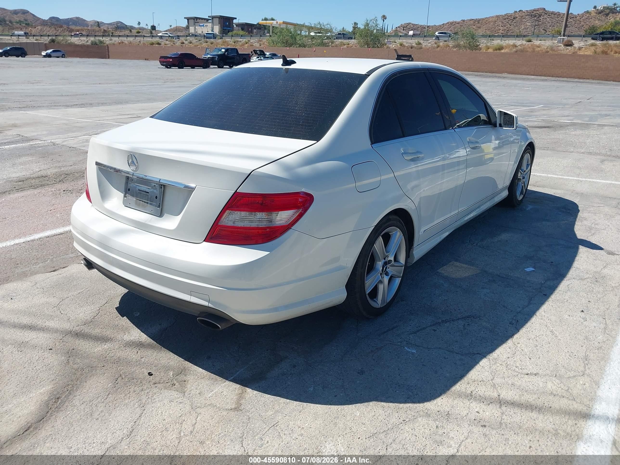 2010 Mercedes-benz C 300 Luxury/sport White vin: WDDGF5EB8AF442663