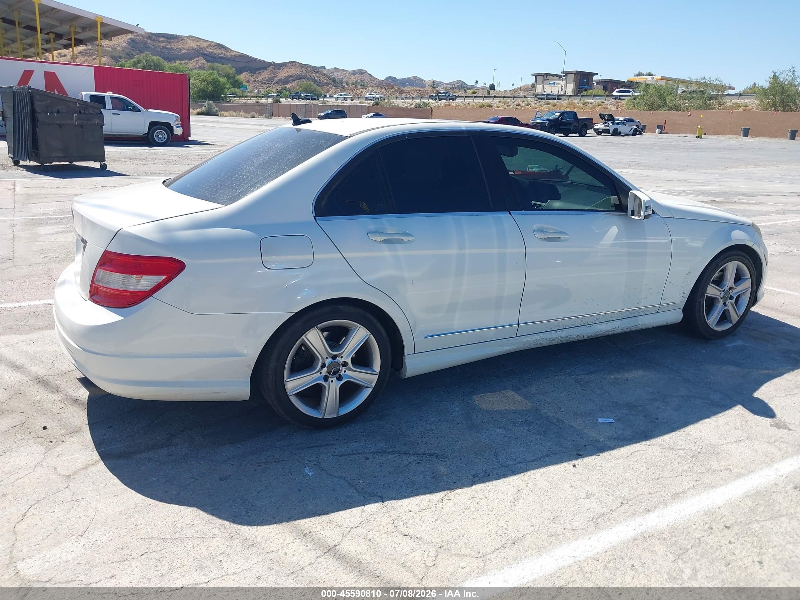 2010 Mercedes-benz C 300 Luxury/sport White vin: WDDGF5EB8AF442663