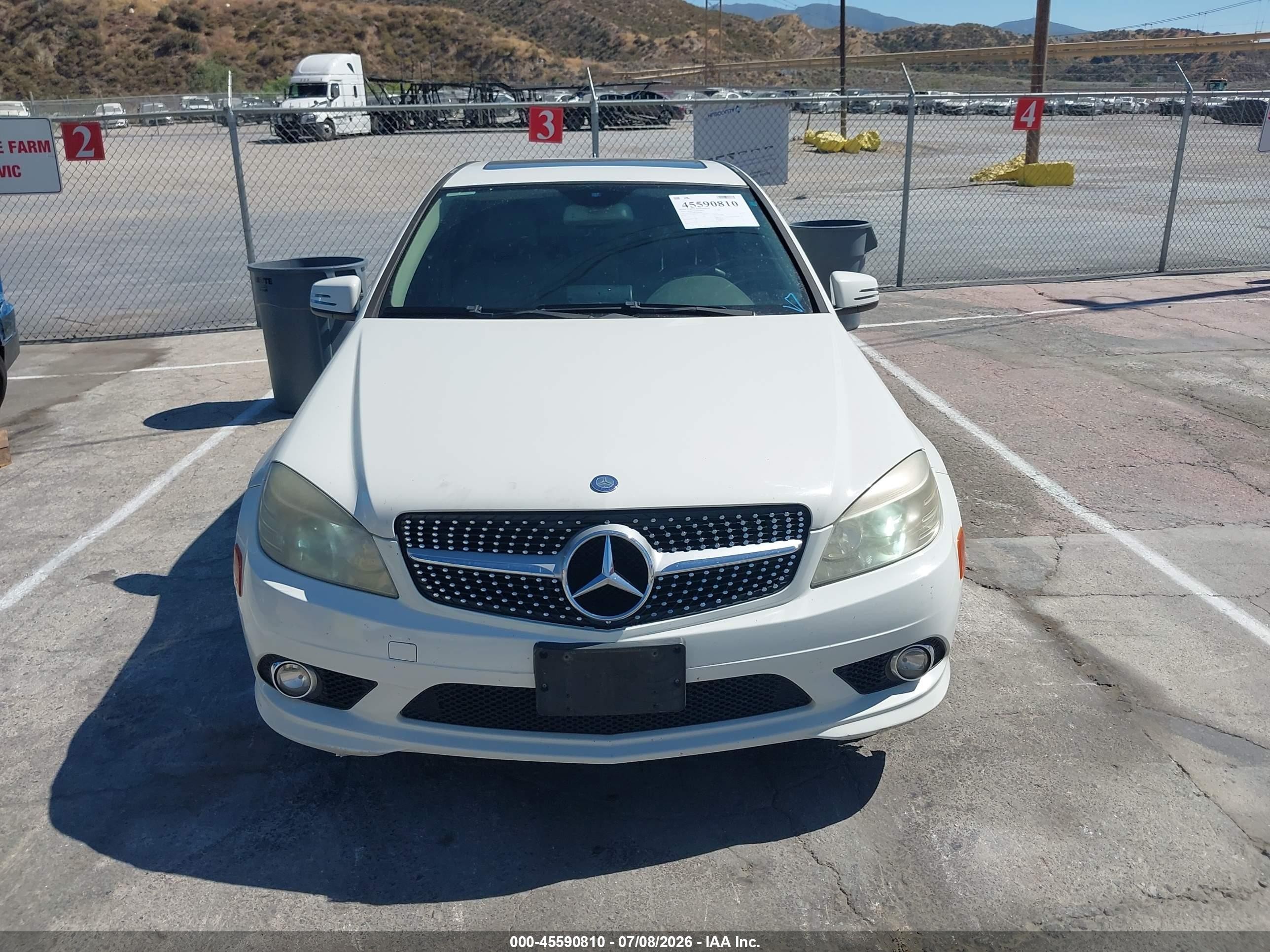 2010 Mercedes-benz C 300 Luxury/sport White vin: WDDGF5EB8AF442663