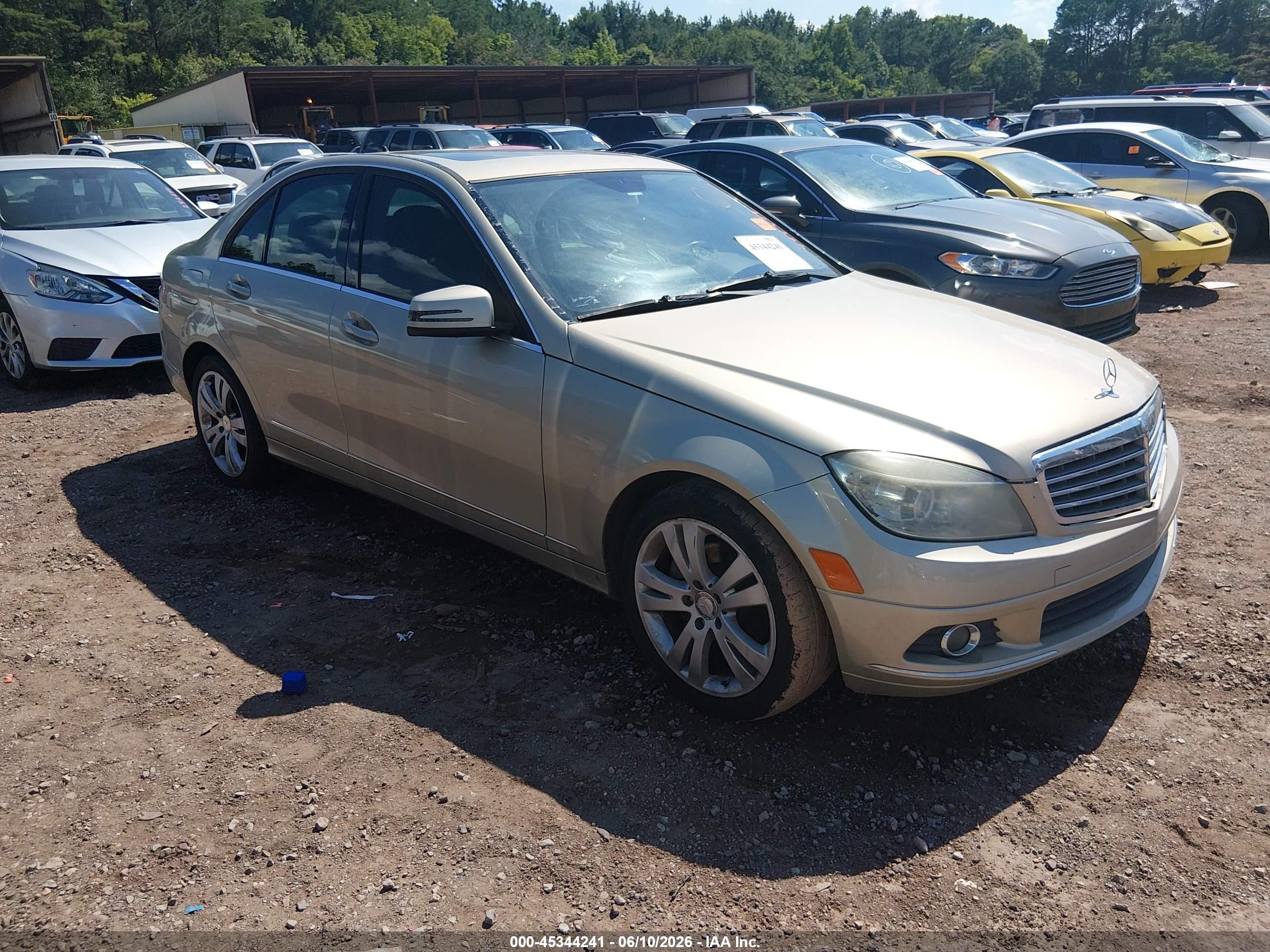 2010 Mercedes-benz C 300 Luxury/sport Beige vin: WDDGF5EB8AF464419