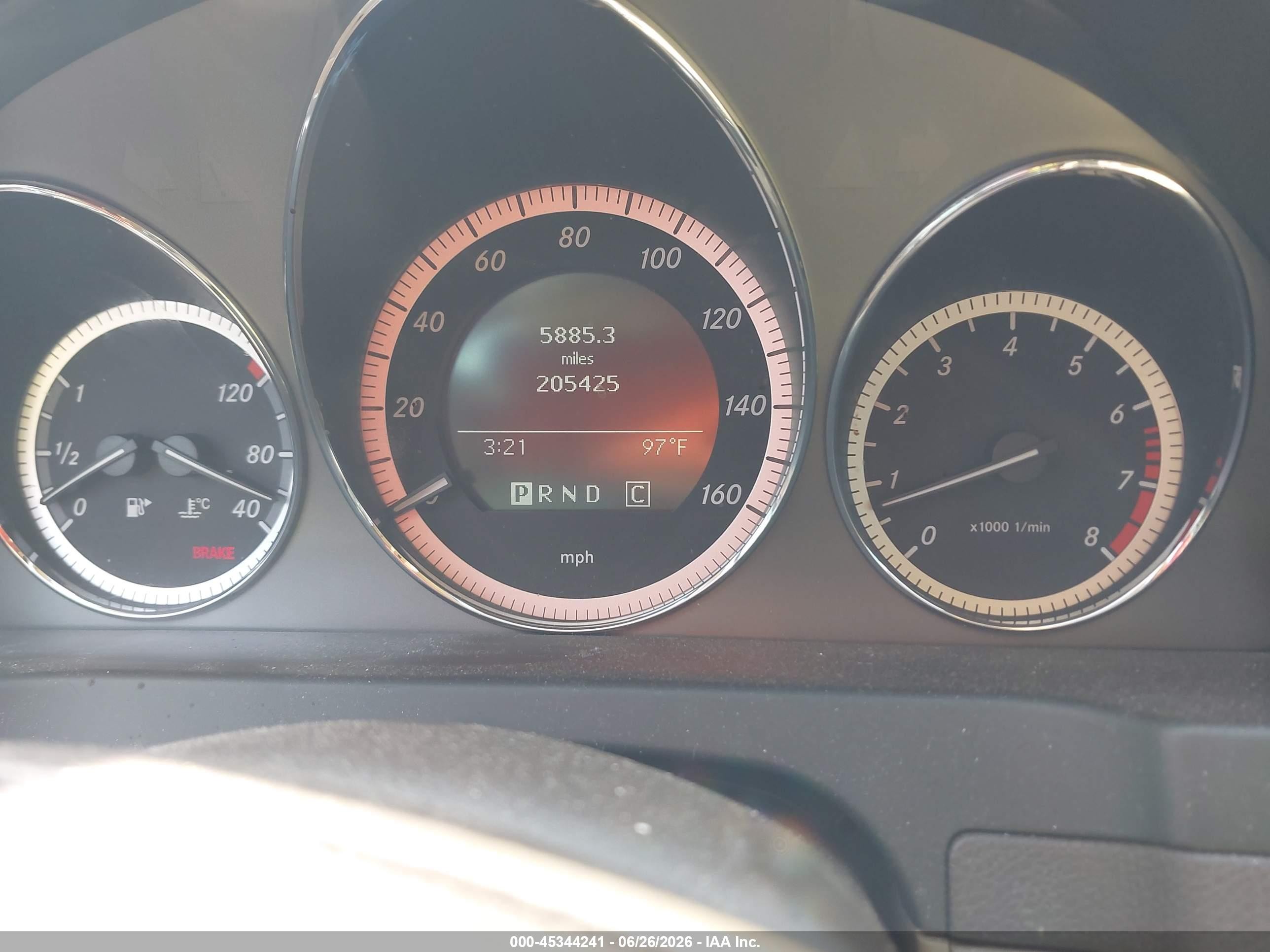 2010 Mercedes-benz C 300 Luxury/sport Beige vin: WDDGF5EB8AF464419