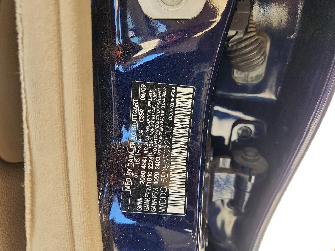 2010 Mercedes-benz C 300 Синий vin: WDDGF5EB8AR092532