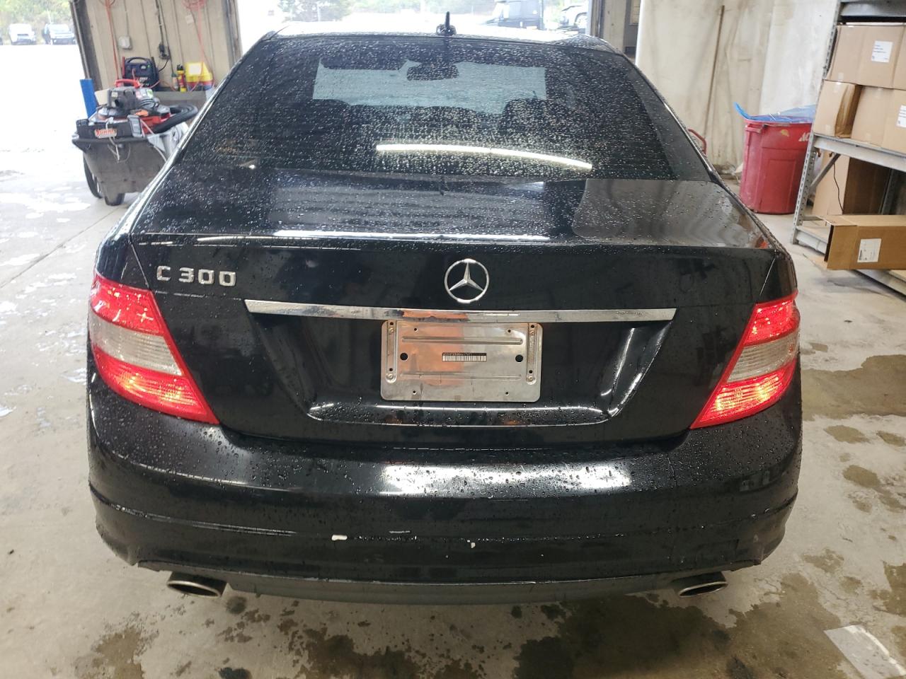 2011 Mercedes-benz C 300 Черный vin: WDDGF5EB8BA417471