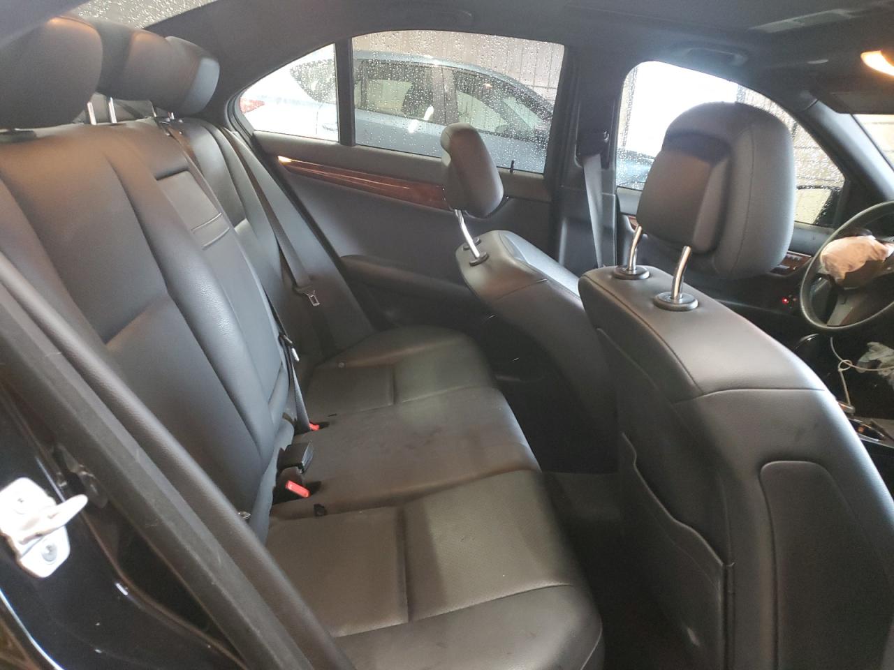 2011 Mercedes-benz C 300 Черный vin: WDDGF5EB8BA417471
