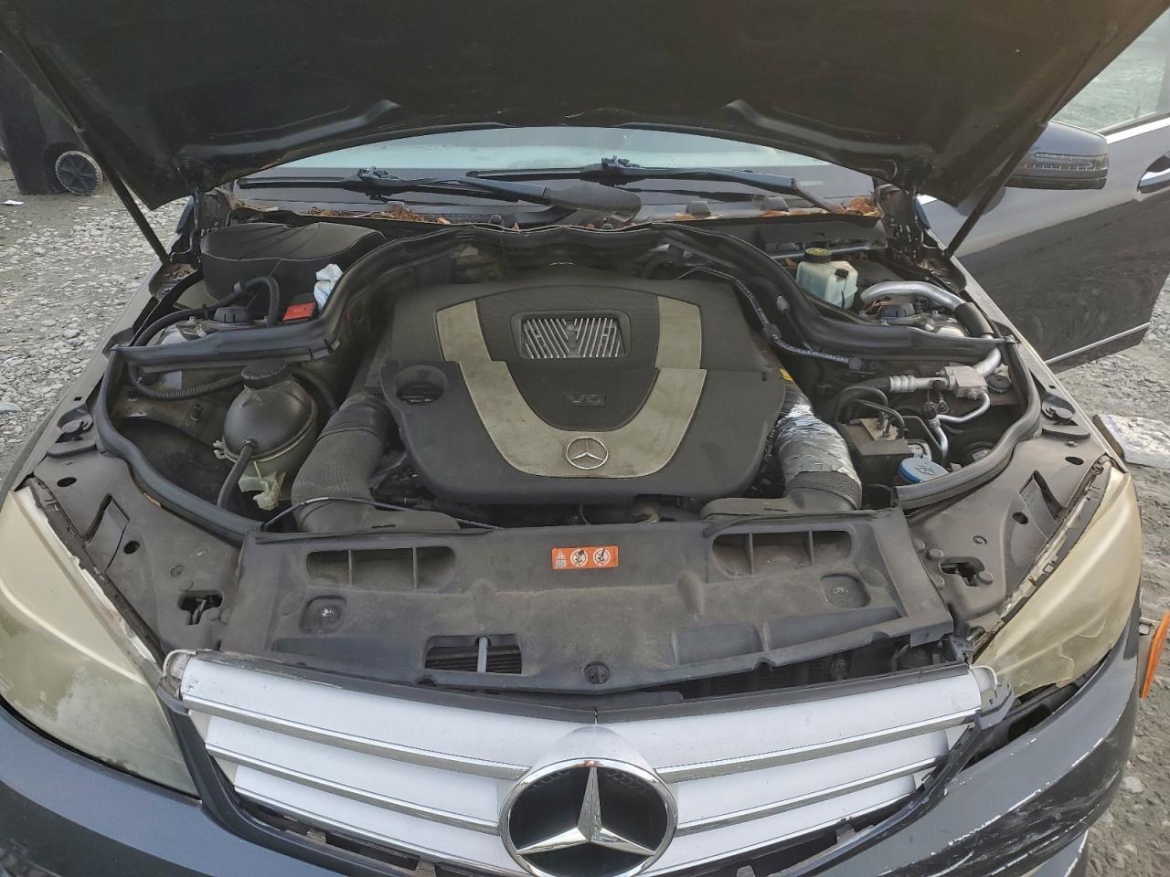 2011 Mercedes-benz C 300 Серый vin: WDDGF5EB8BA418880