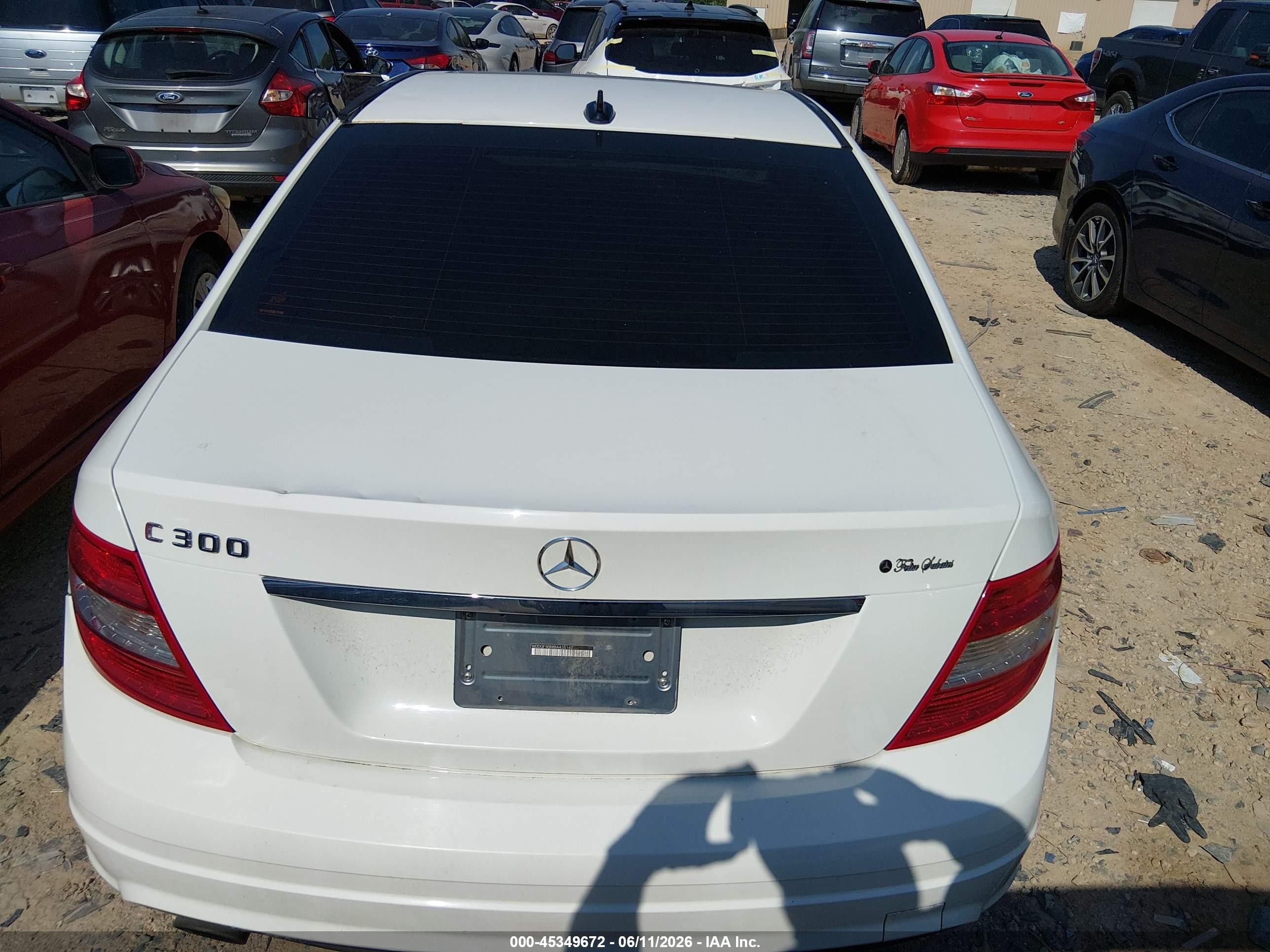 2011 Mercedes-benz C 300 Sport White vin: WDDGF5EB8BA435162