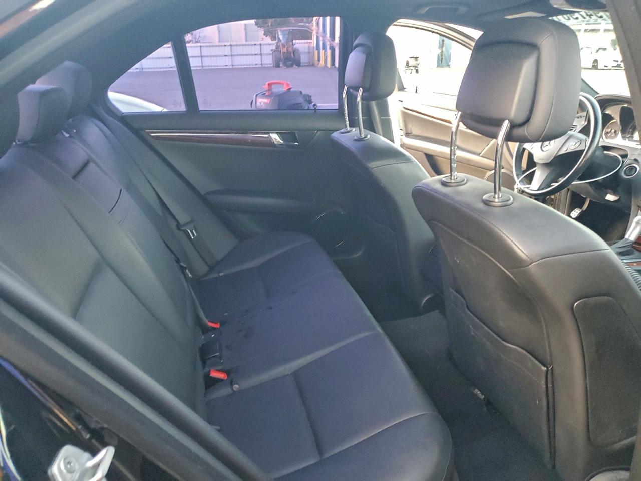 2011 Mercedes-benz C 300 Black vin: WDDGF5EB8BA511656