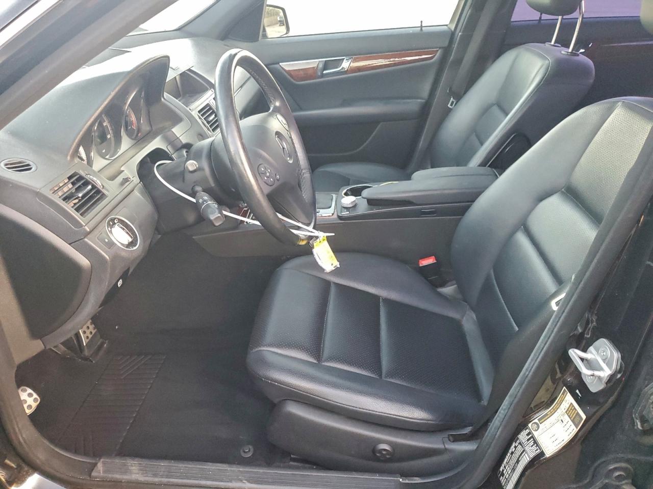 2011 Mercedes-benz C 300 Black vin: WDDGF5EB8BA511656