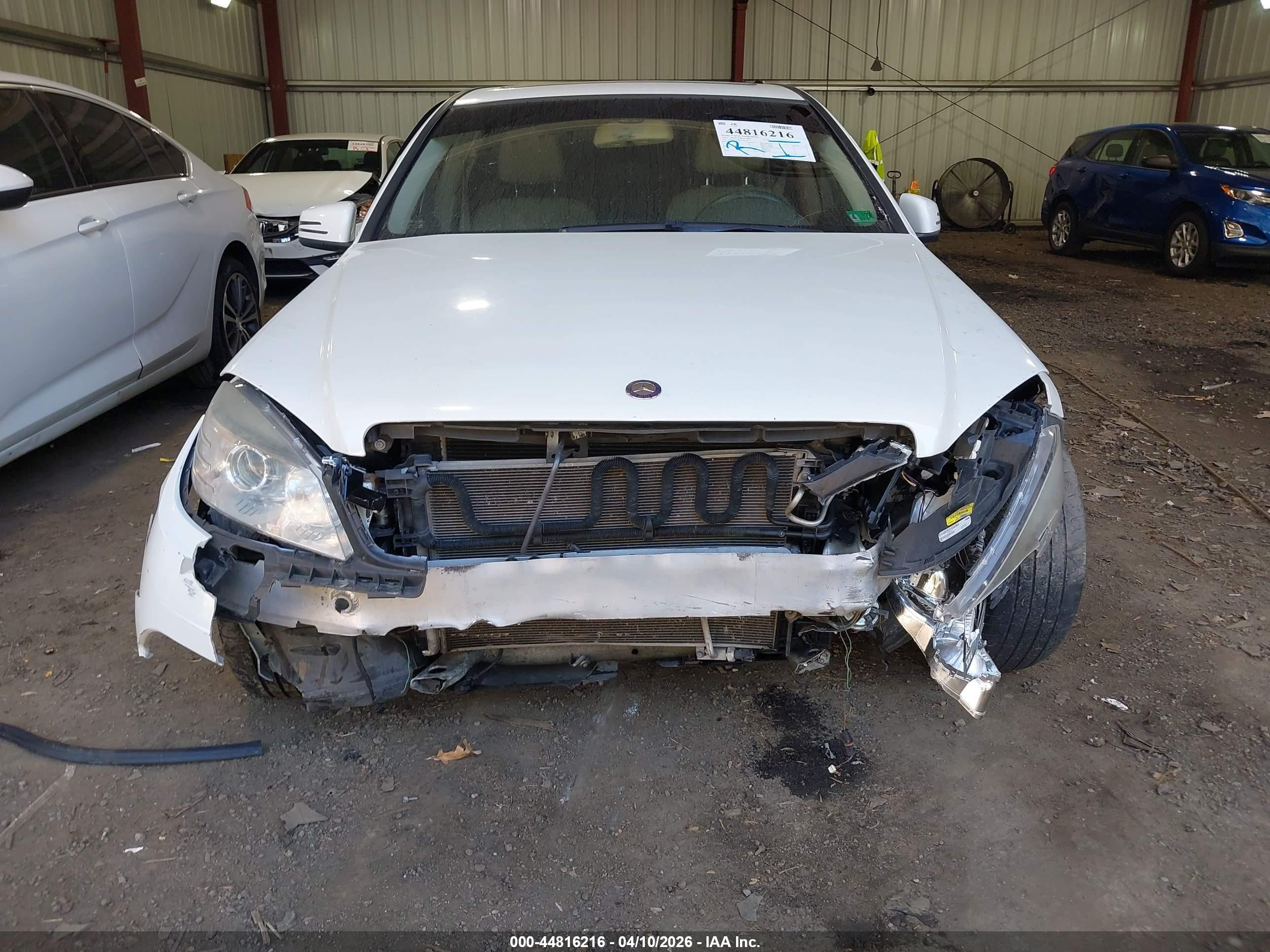 2011 Mercedes-benz C 300 Sport White vin: WDDGF5EB8BA522334