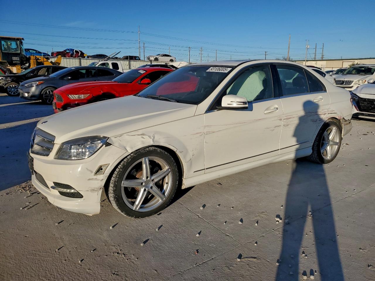 2011 Mercedes-benz C 300 Белый vin: WDDGF5EB8BR133789