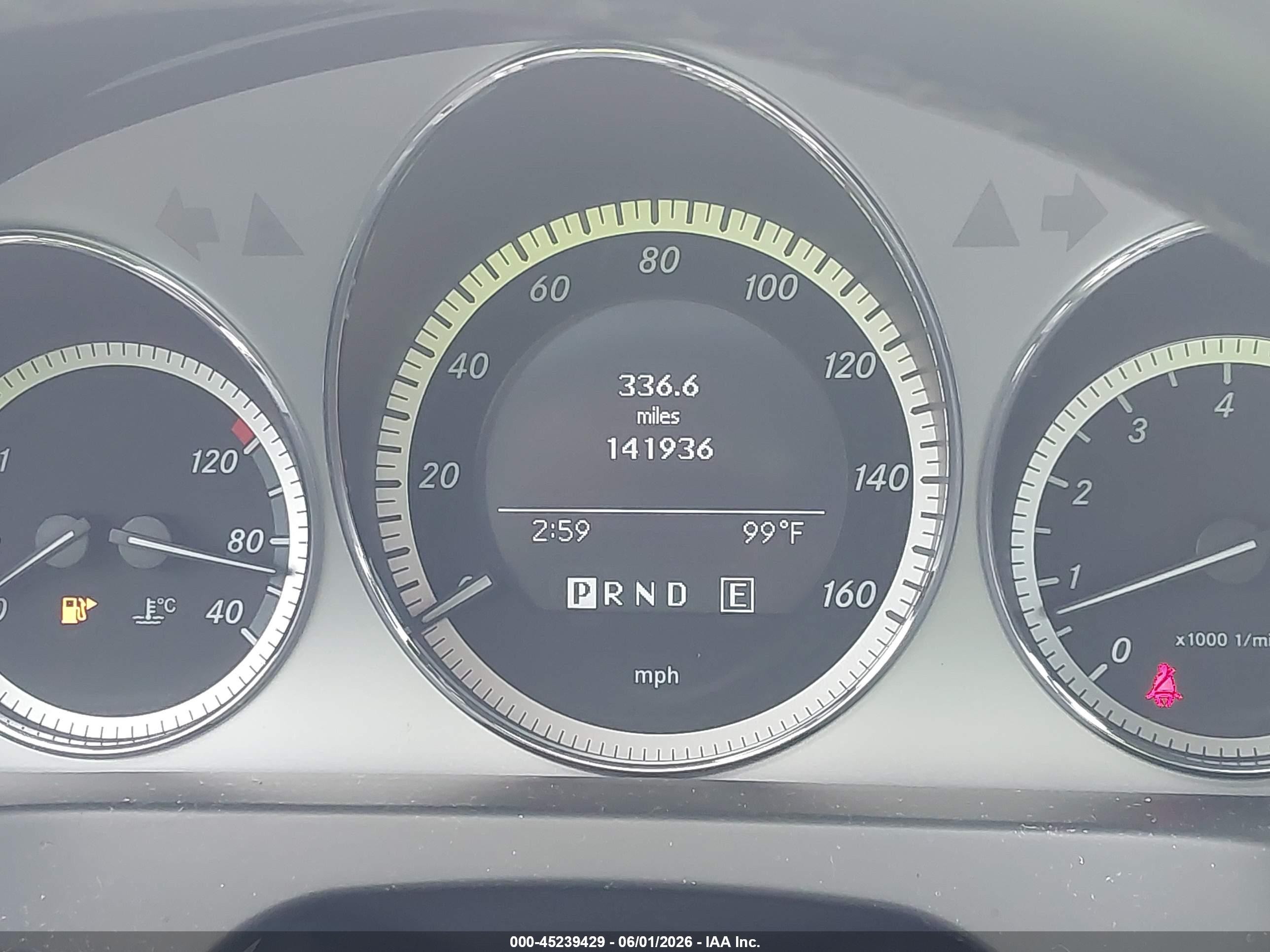 2011 Mercedes-benz C 300 Luxury/sport Gray vin: WDDGF5EB8BR138071