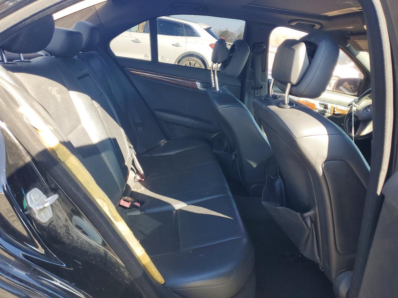 2011 Mercedes-benz C 300 Черный vin: WDDGF5EB8BR156067