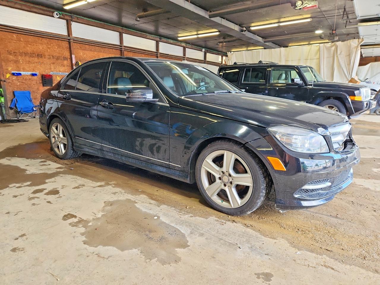 2011 Mercedes-benz C 300 Black vin: WDDGF5EB8BR171250