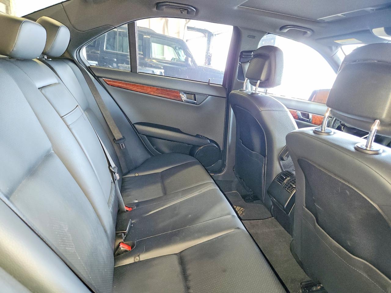 2011 Mercedes-benz C 300 Black vin: WDDGF5EB8BR171250