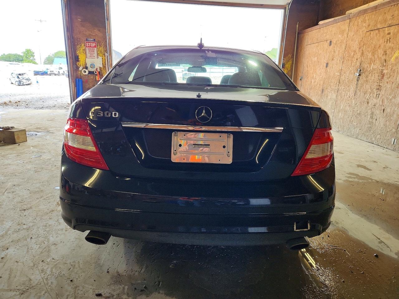 2011 Mercedes-benz C 300 Black vin: WDDGF5EB8BR171250
