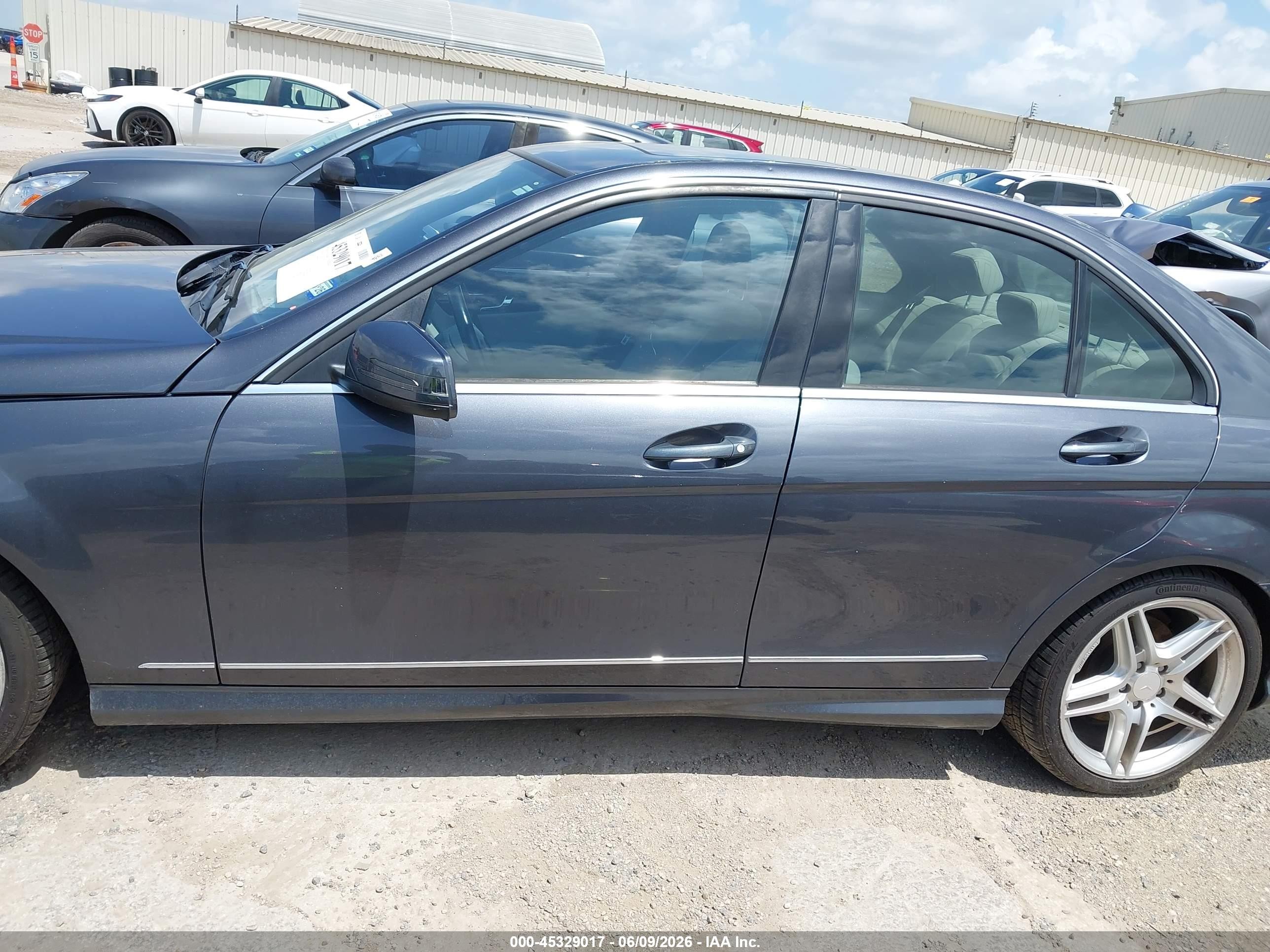 2011 Mercedes-benz C 300 Luxury/sport Gray vin: WDDGF5EB8BR180093