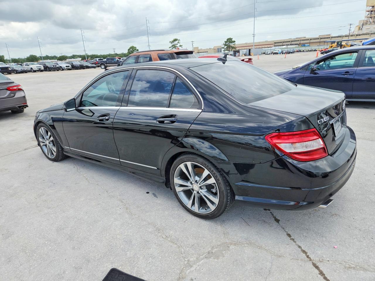 2011 Mercedes-benz C 300 Black vin: WDDGF5EB8BR185276