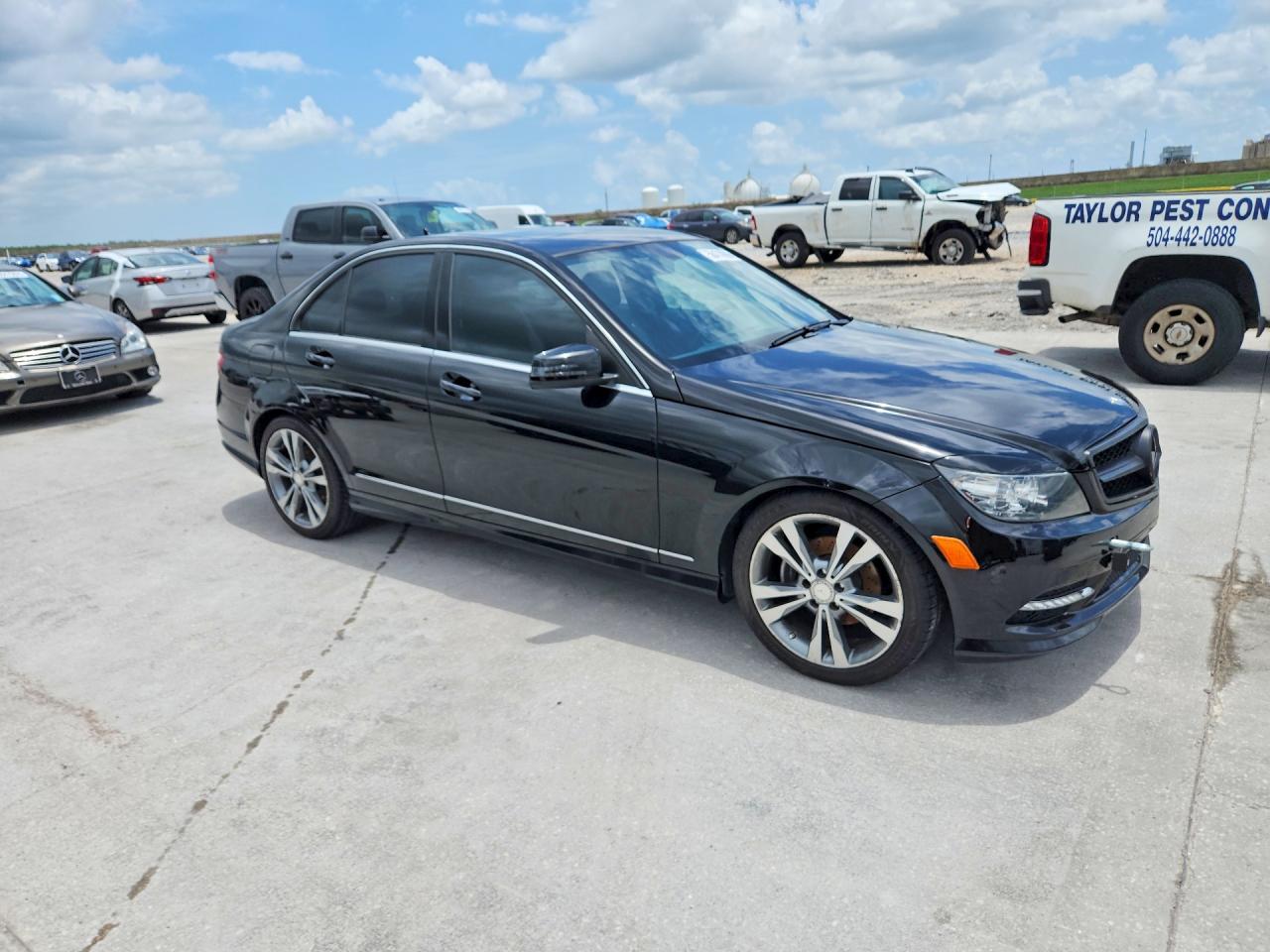 2011 Mercedes-benz C 300 Black vin: WDDGF5EB8BR185276