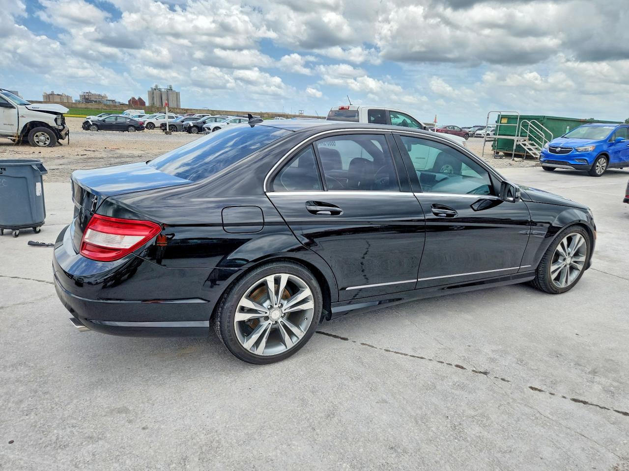 2011 Mercedes-benz C 300 Black vin: WDDGF5EB8BR185276