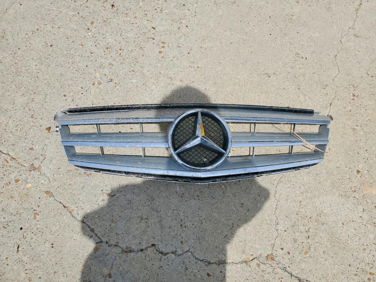 2010 Mercedes-benz C 300 Серебряный vin: WDDGF5EB9AR098355