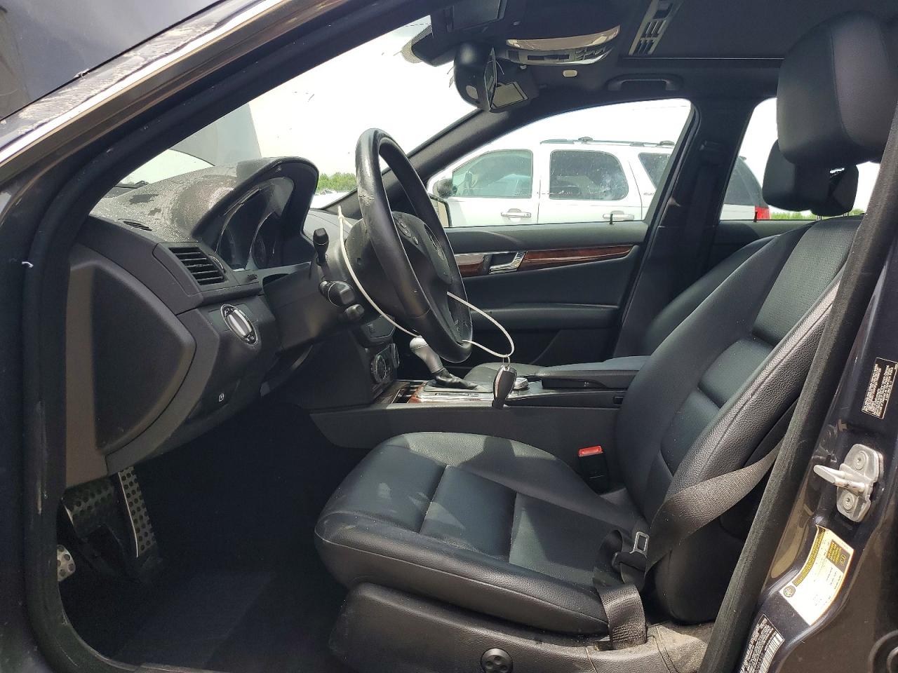 2010 Mercedes-benz C 300 Серебряный vin: WDDGF5EB9AR098355
