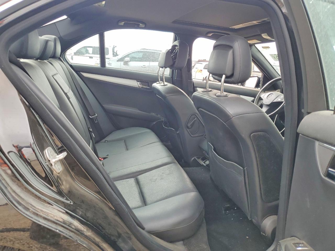 2010 Mercedes-benz C 300 Black vin: WDDGF5EB9AR130365