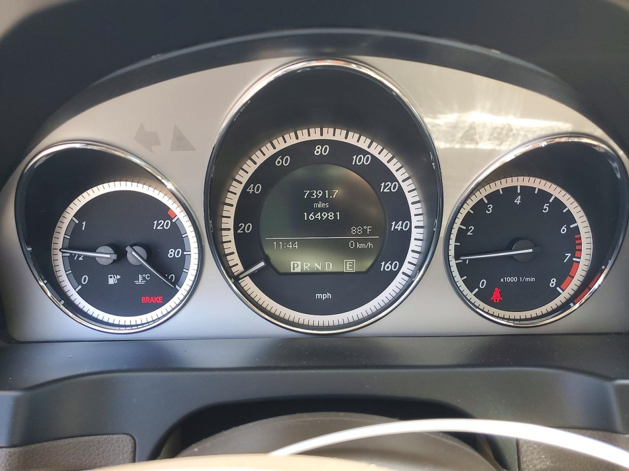 2011 Mercedes-benz C 300 White vin: WDDGF5EB9BA458627