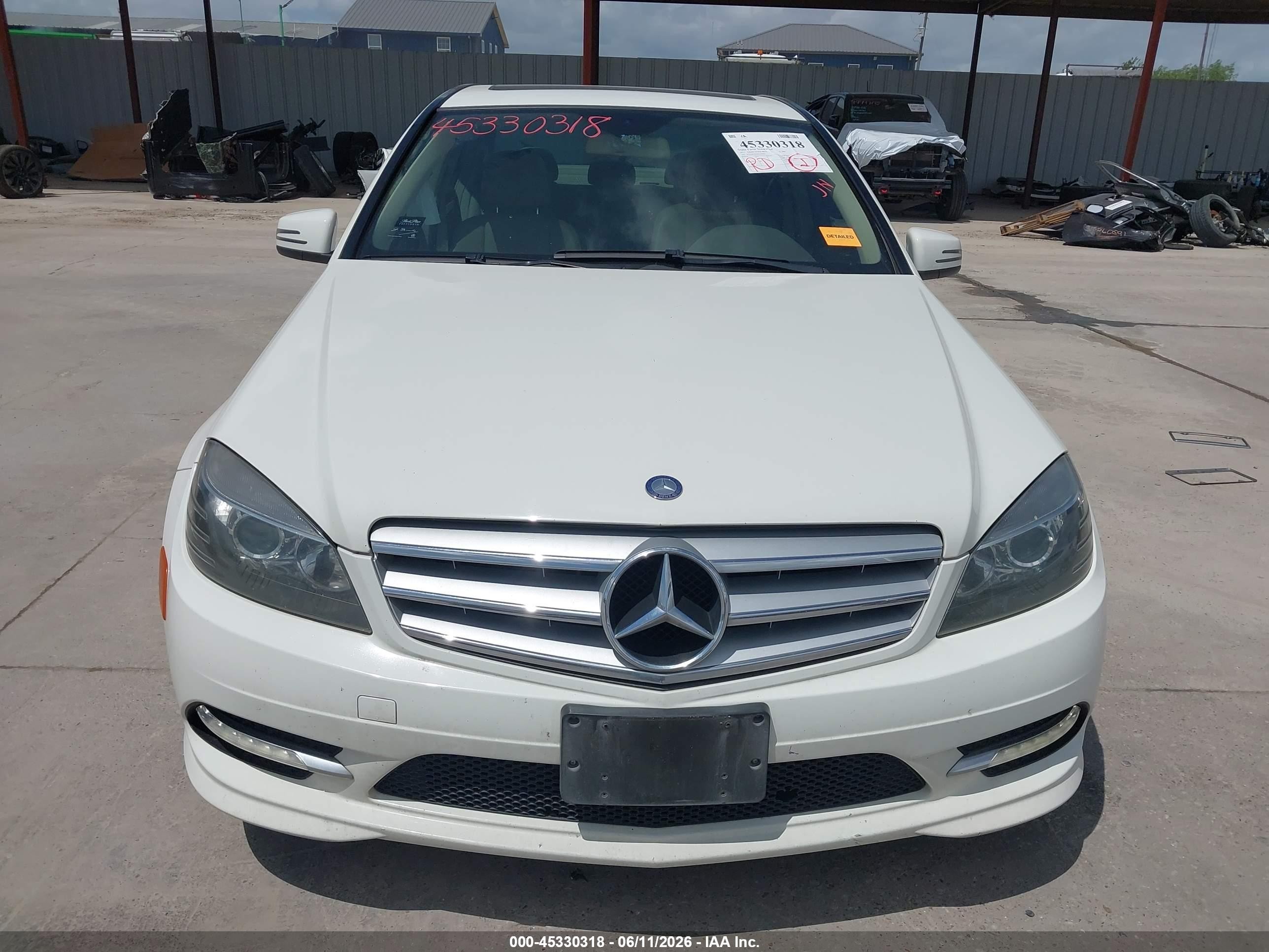 2011 Mercedes-benz C 300 Sport White vin: WDDGF5EB9BA460801
