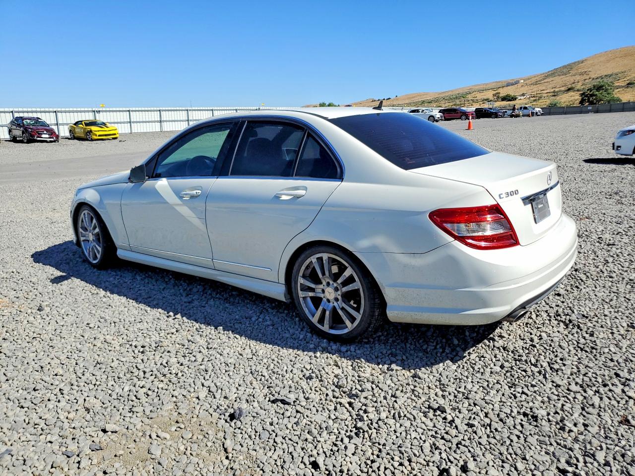 2011 Mercedes-benz C 300 White vin: WDDGF5EB9BA524626
