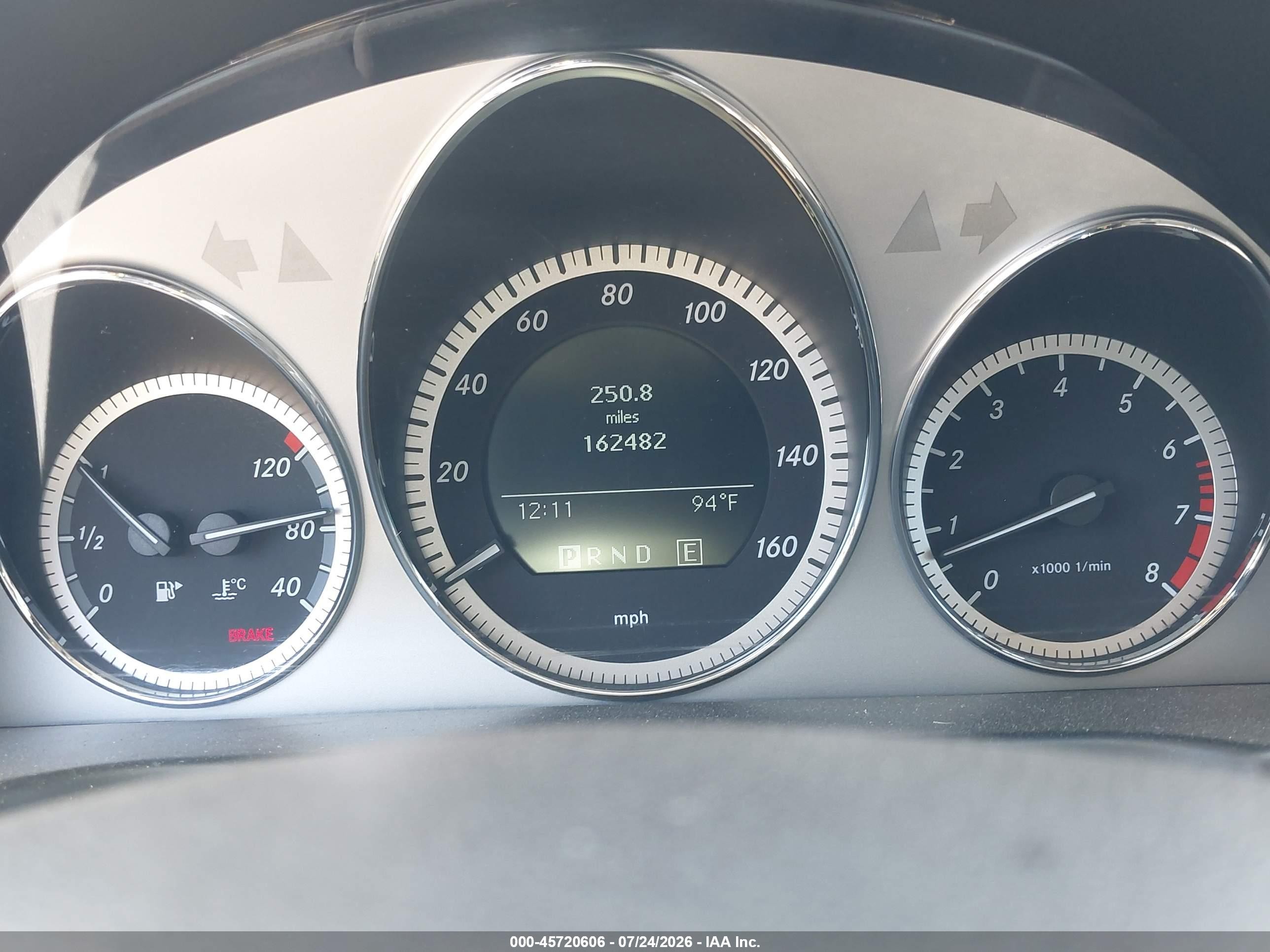 2011 Mercedes-benz C 300 Sport White vin: WDDGF5EB9BA524738