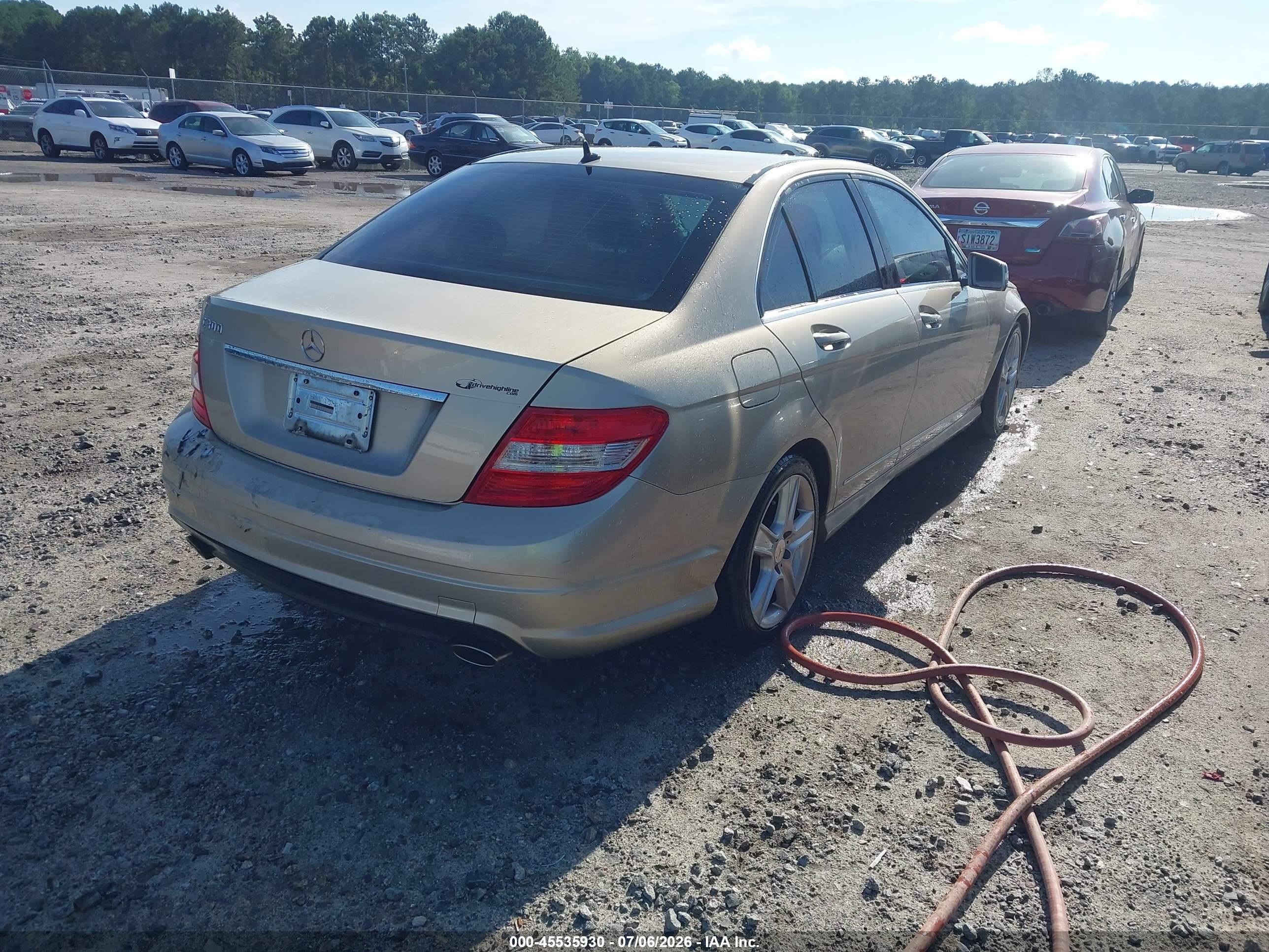 2011 Mercedes-benz C 300 Sport Tan vin: WDDGF5EB9BR136510