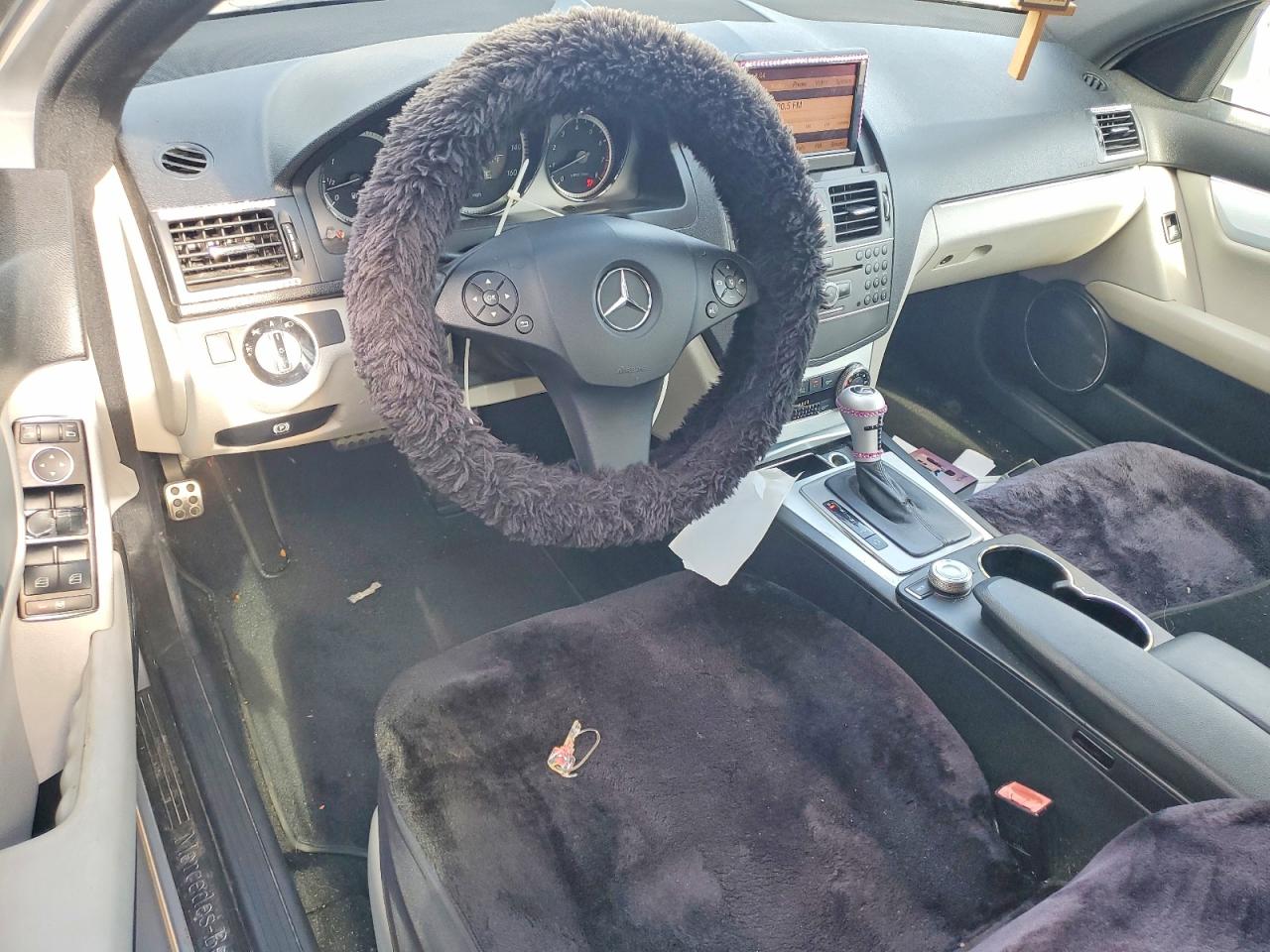 2011 Mercedes-benz C 300 Silver vin: WDDGF5EB9BR139942