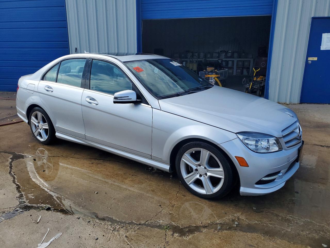 2011 Mercedes-benz C 300 Silver vin: WDDGF5EB9BR139942