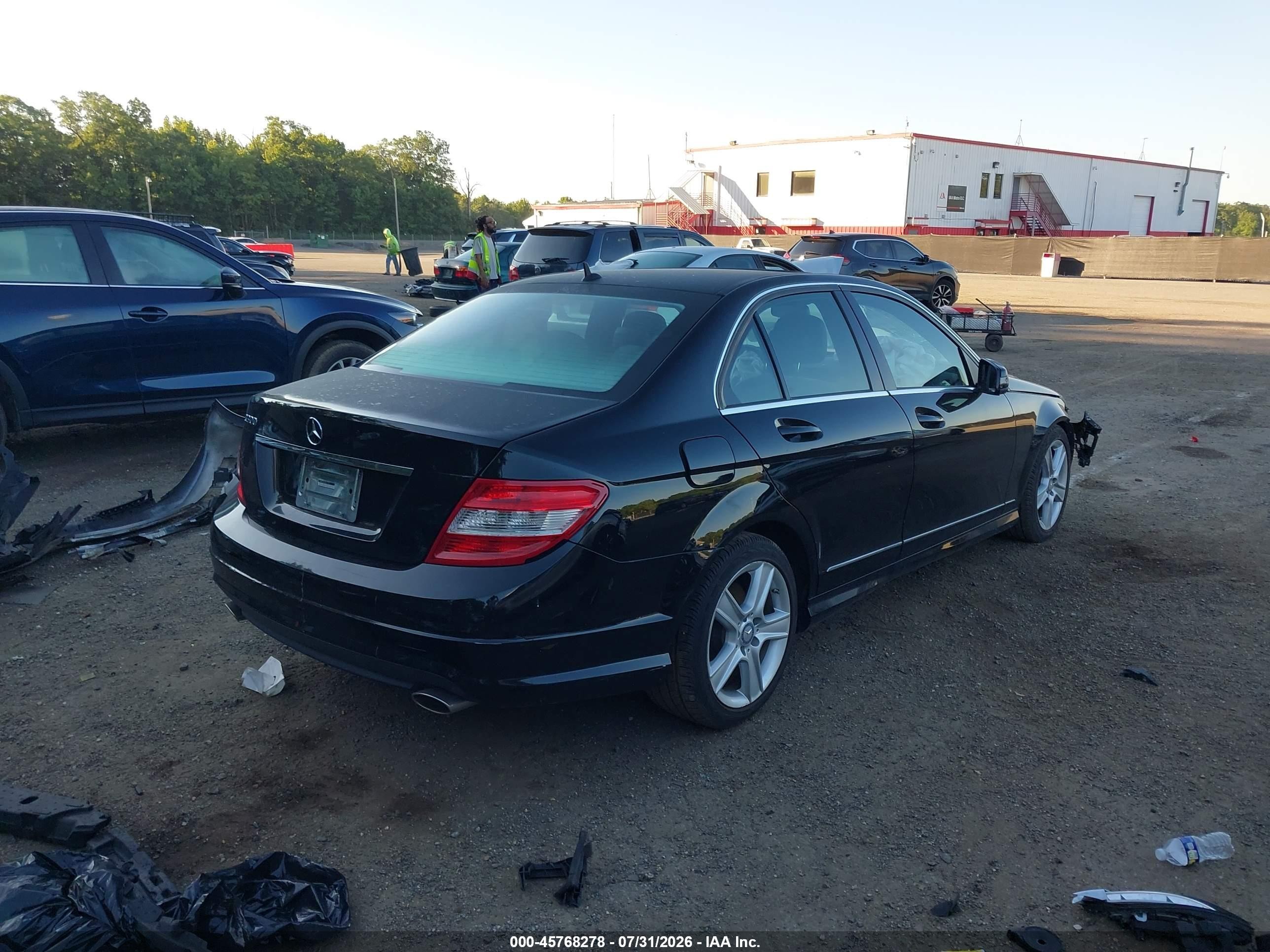 2011 Mercedes-benz C 300 Luxury/sport Черный vin: WDDGF5EB9BR141920