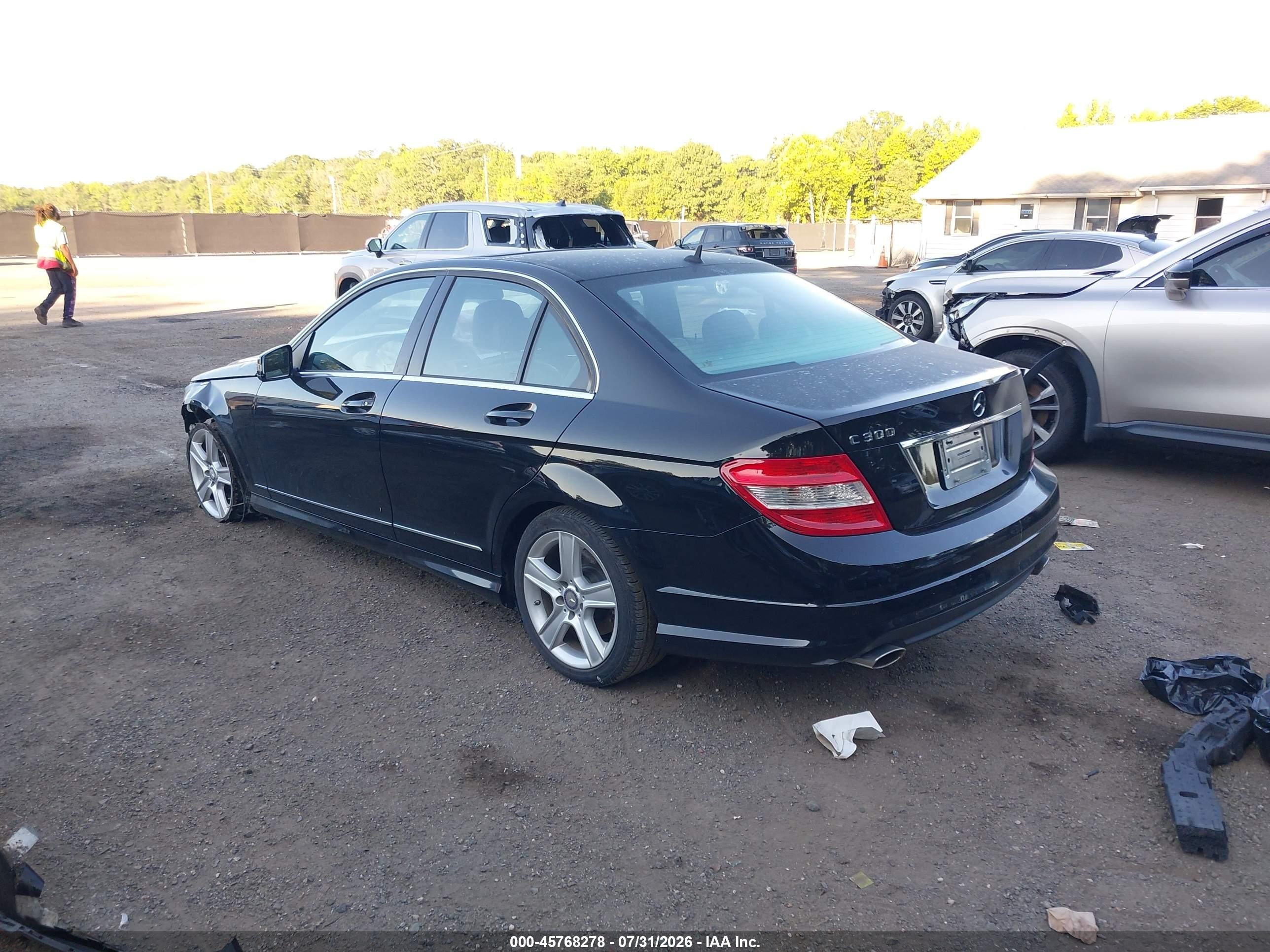 2011 Mercedes-benz C 300 Luxury/sport Черный vin: WDDGF5EB9BR141920