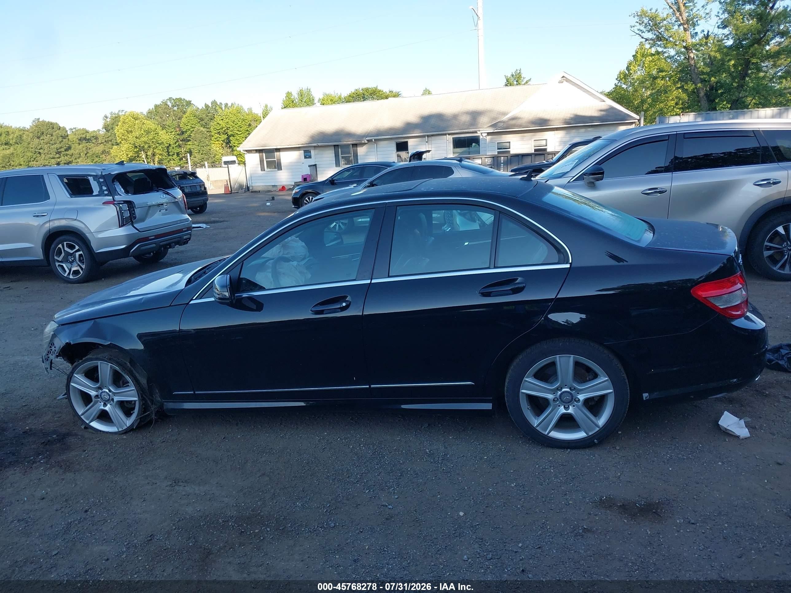 2011 Mercedes-benz C 300 Luxury/sport Черный vin: WDDGF5EB9BR141920