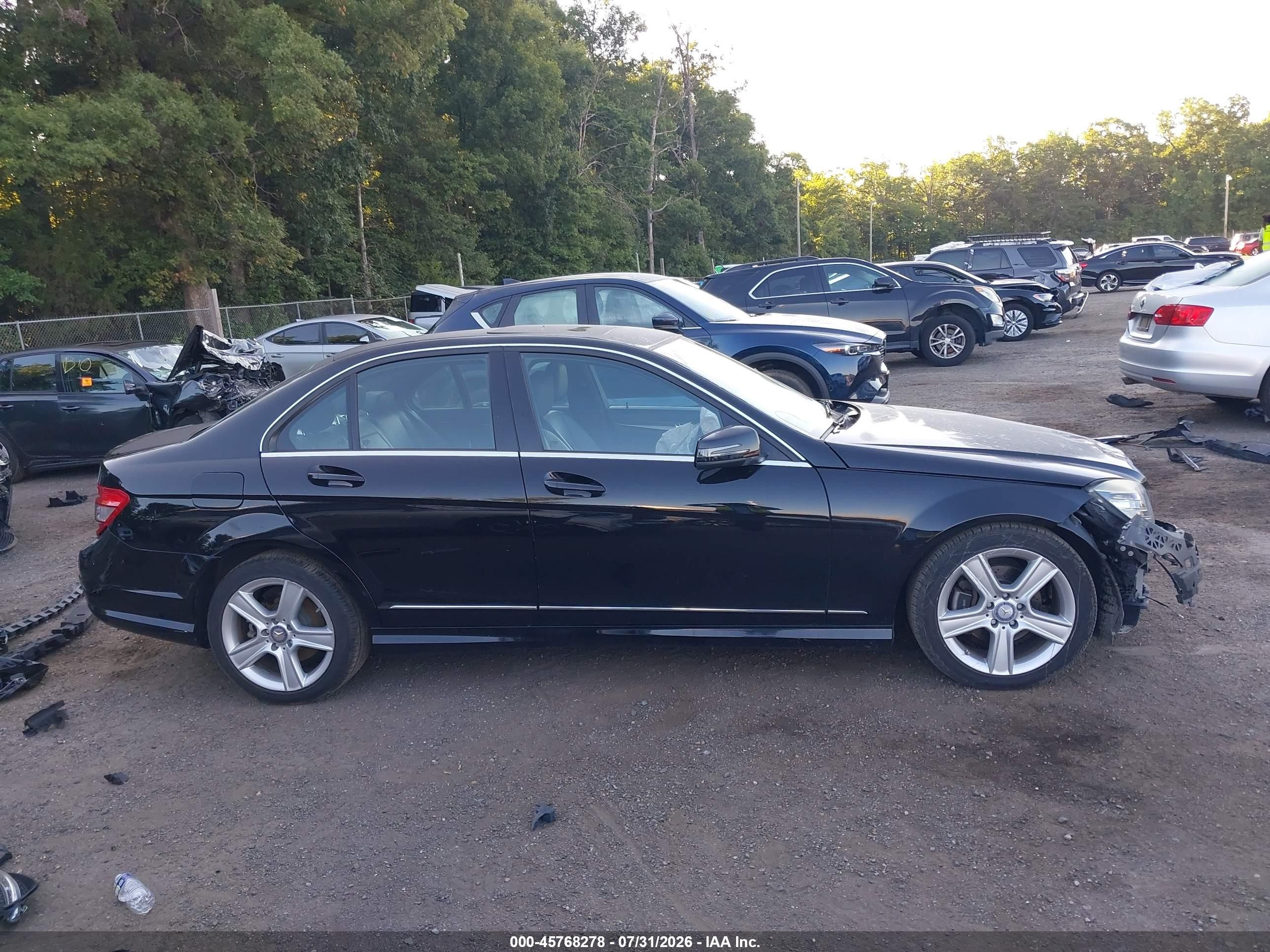 2011 Mercedes-benz C 300 Luxury/sport Черный vin: WDDGF5EB9BR141920