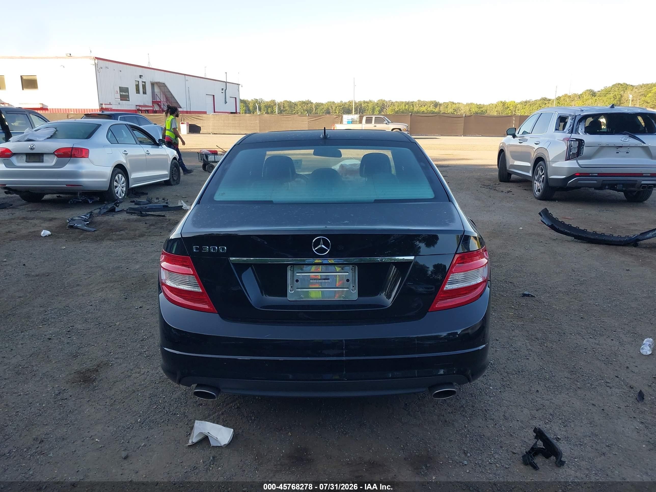 2011 Mercedes-benz C 300 Luxury/sport Черный vin: WDDGF5EB9BR141920