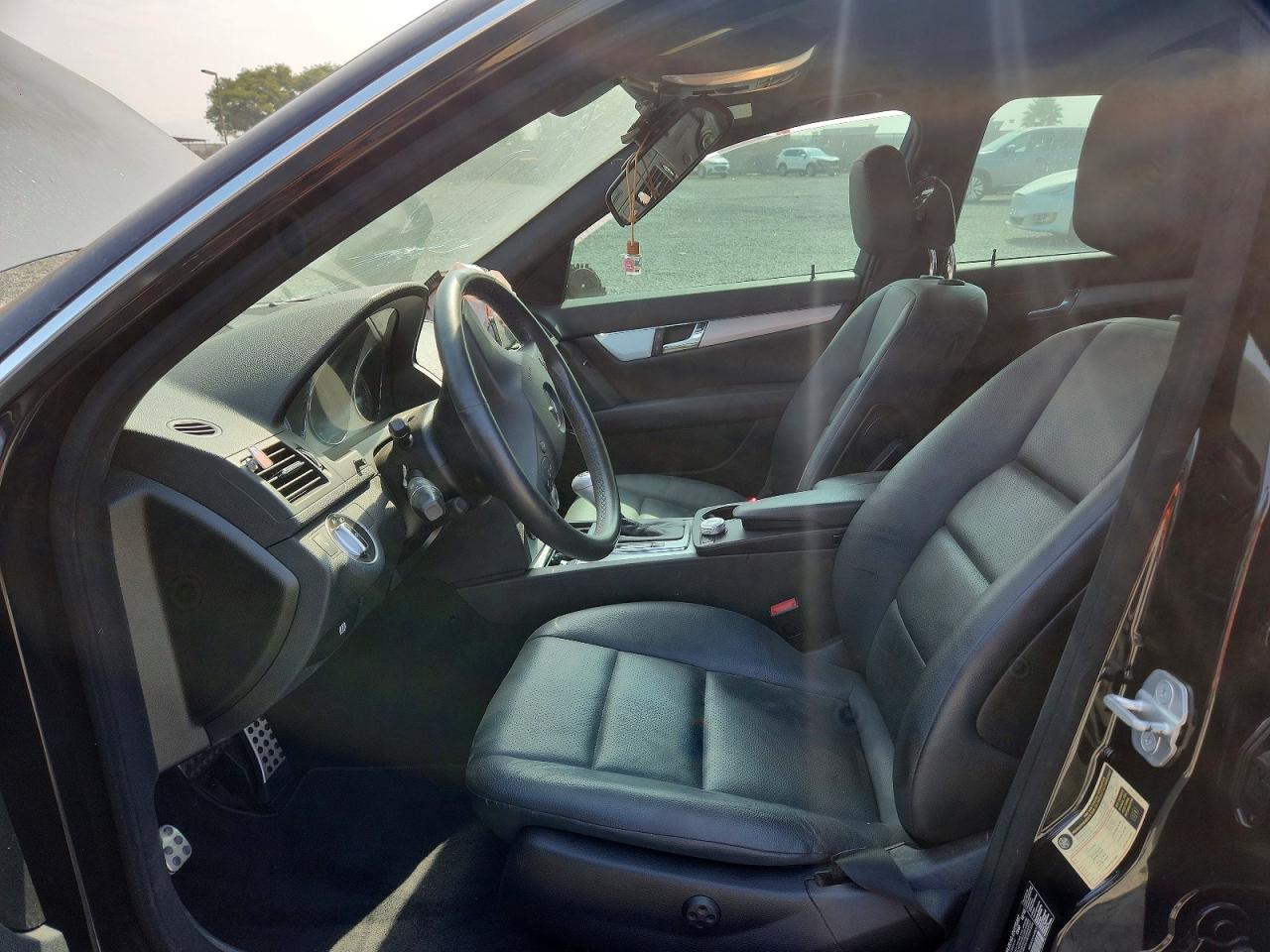 2011 Mercedes-benz C 300 Black vin: WDDGF5EB9BR158202