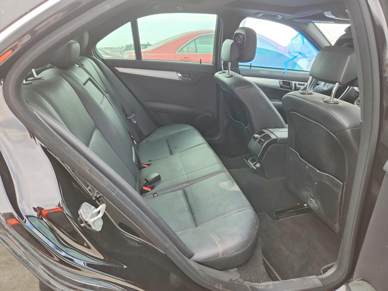 2011 Mercedes-benz C 300 Black vin: WDDGF5EB9BR158202