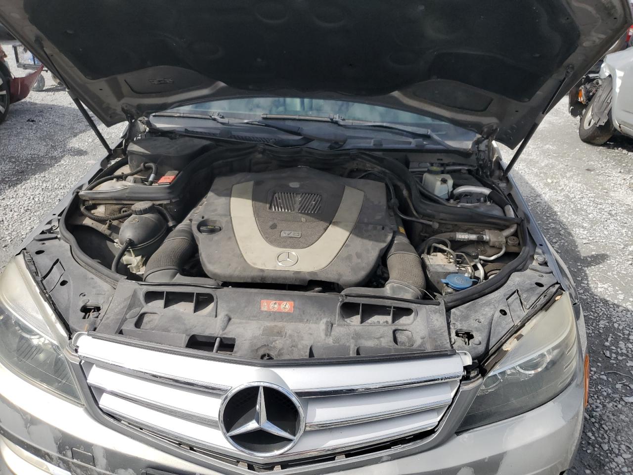 2011 Mercedes-benz C 300 Серый vin: WDDGF5EB9BR171466