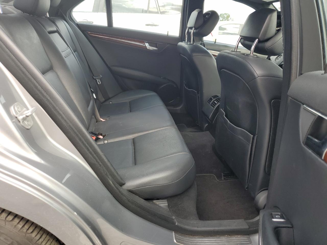 2011 Mercedes-benz C 300 Серый vin: WDDGF5EB9BR171466