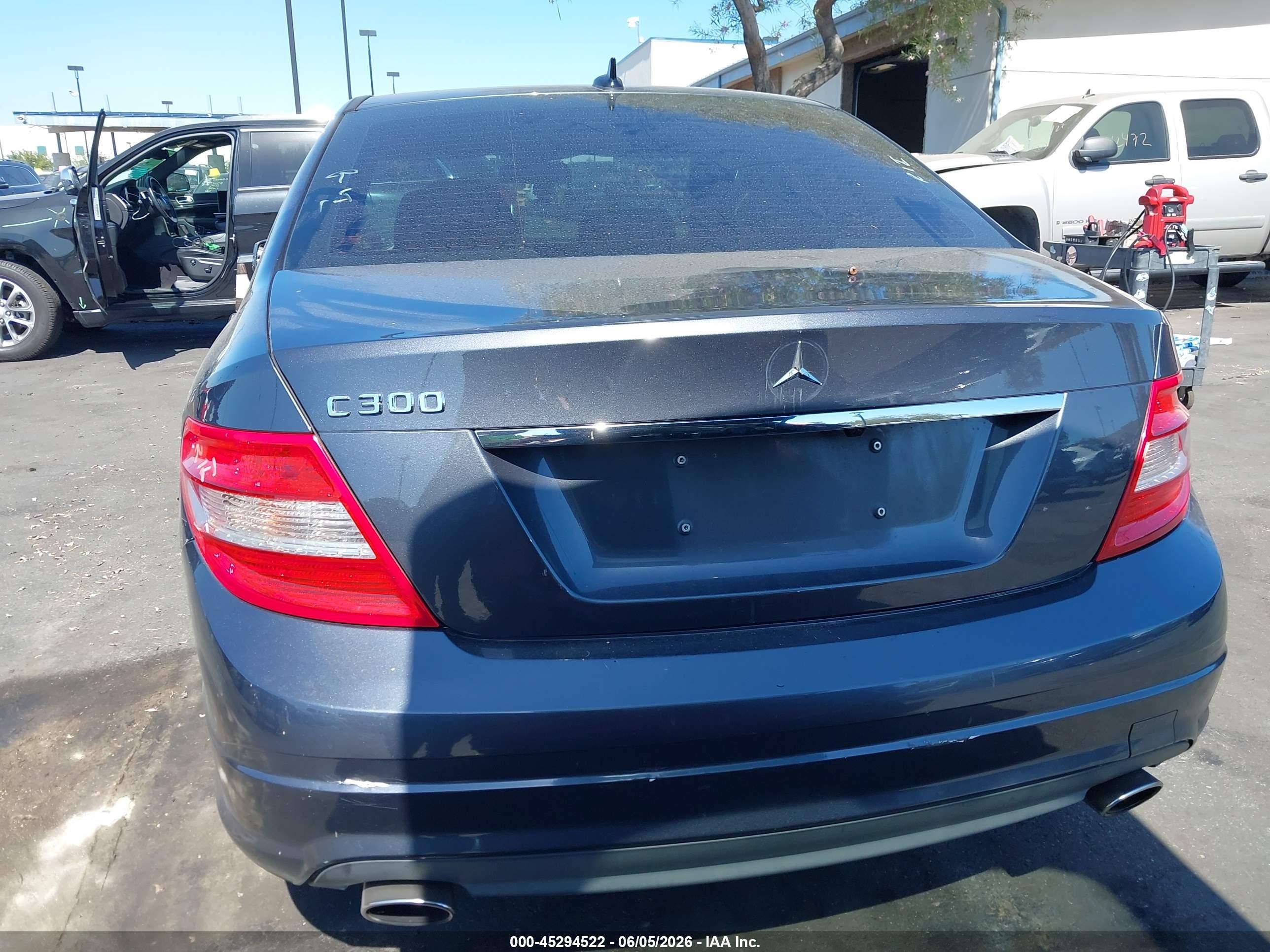 2011 Mercedes-benz C 300 Luxury/sport Gray vin: WDDGF5EB9BR173573