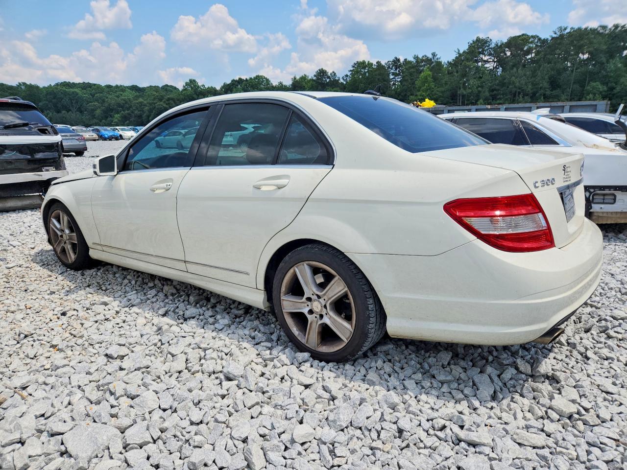 2011 Mercedes-benz C 300 Белый vin: WDDGF5EB9BR185531