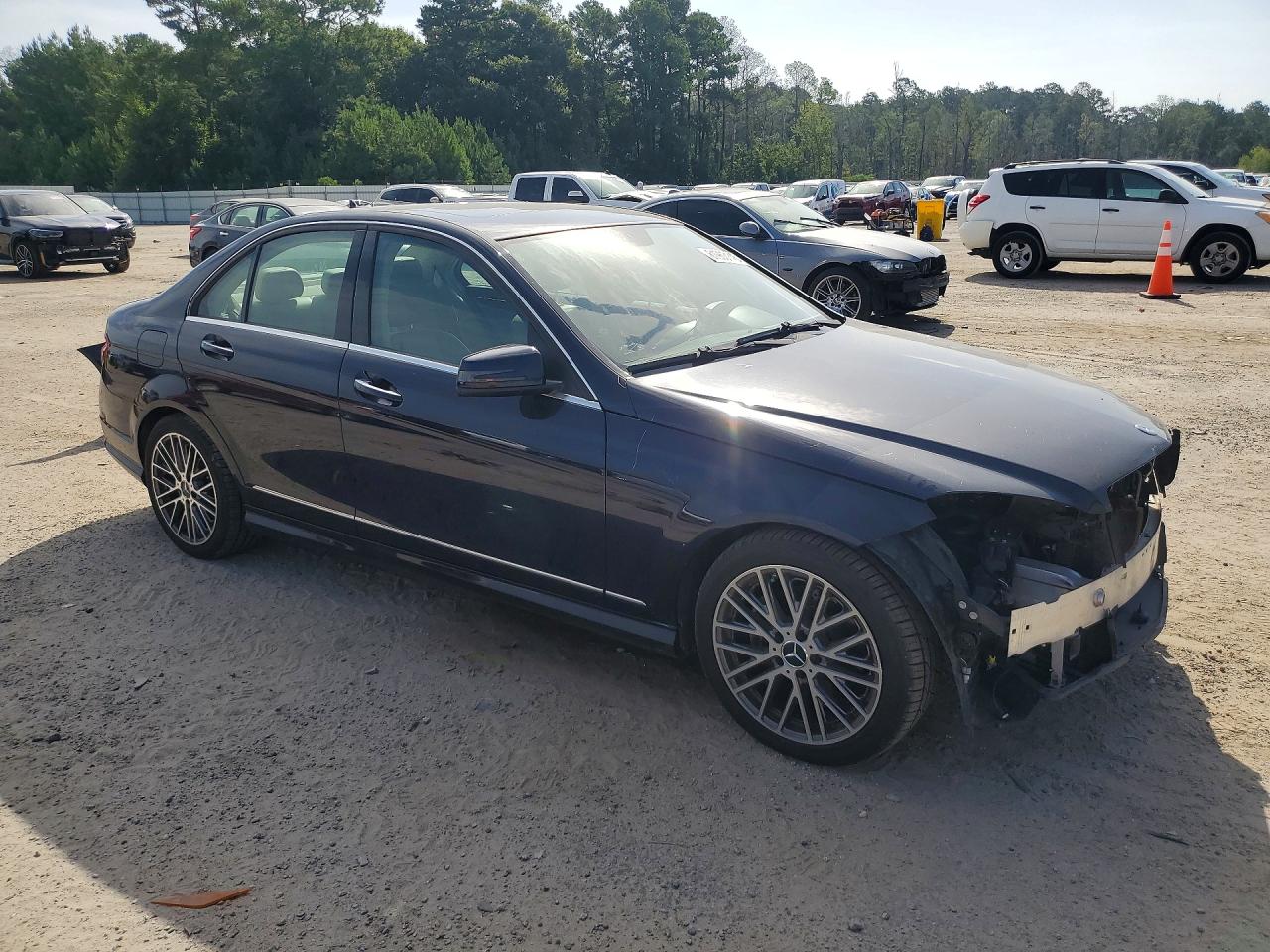 2010 Mercedes-benz C 300 Blue vin: WDDGF5EBXAR089485