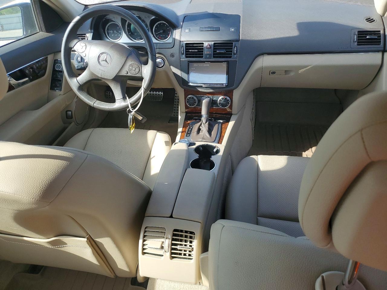 2010 Mercedes-benz C 300 Blue vin: WDDGF5EBXAR089485