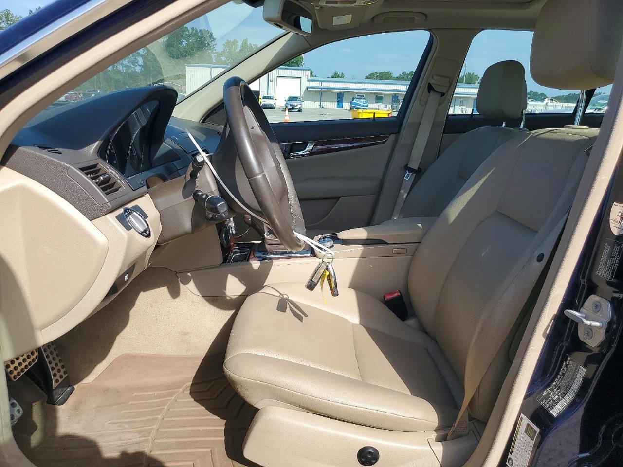 2010 Mercedes-benz C 300 Blue vin: WDDGF5EBXAR089485
