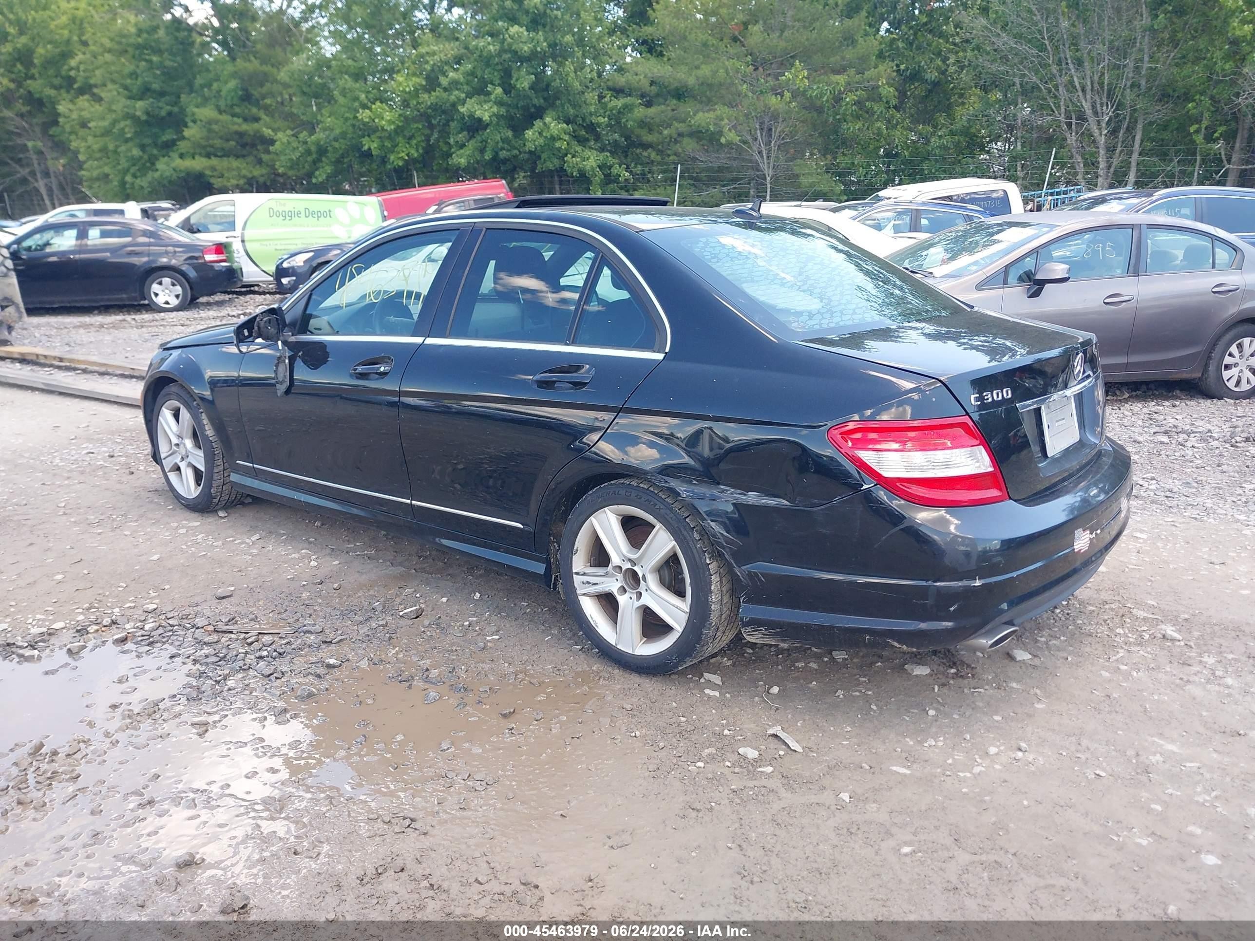 2010 Mercedes-benz C 300 Luxury/sport Black vin: WDDGF5EBXAR096887