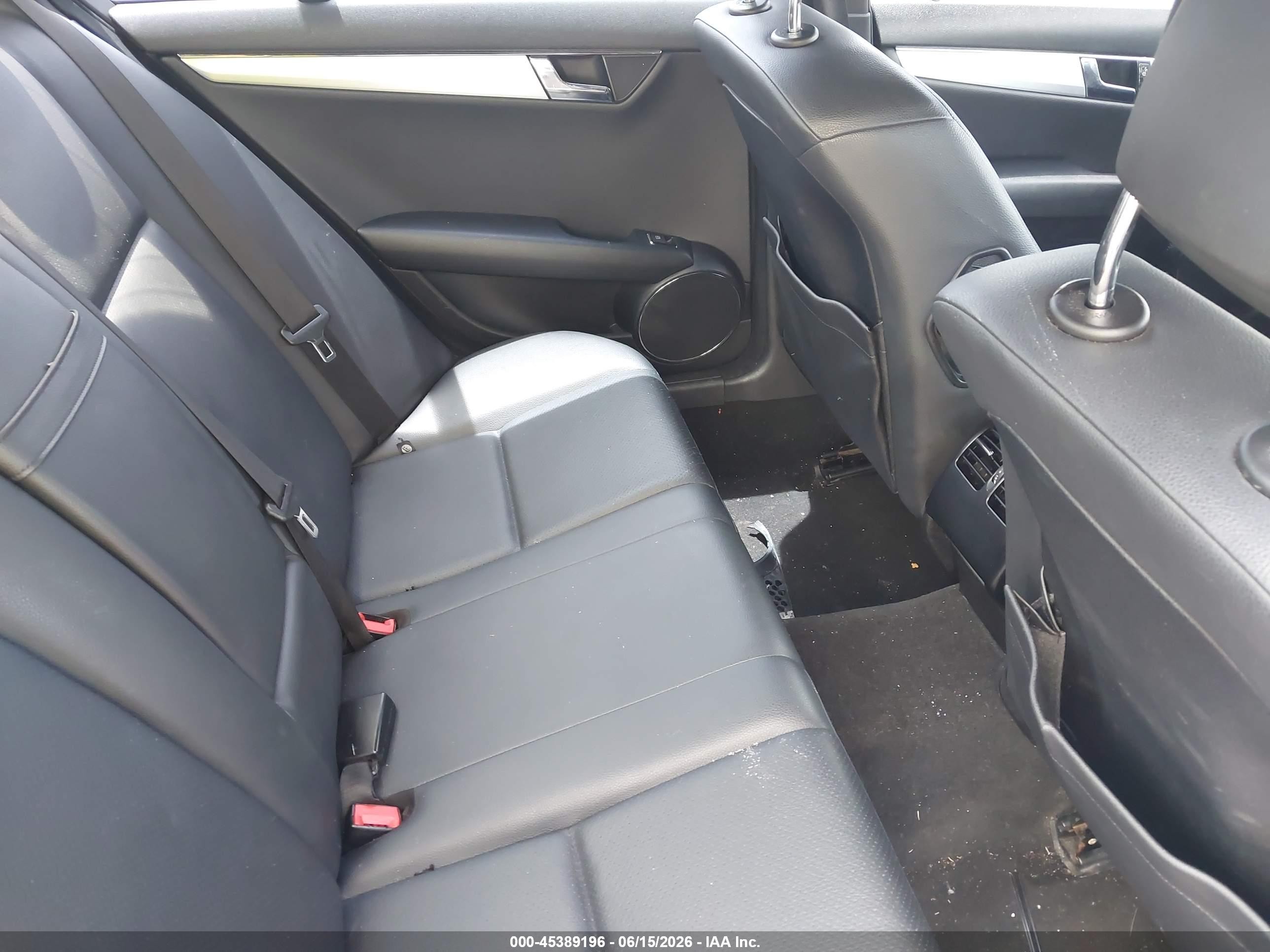 2010 Mercedes-benz C 300 Luxury/sport Black vin: WDDGF5EBXAR101506